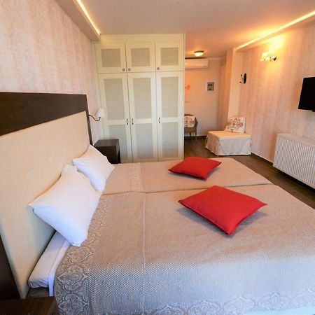 Villa Artemis Barbati Bagian luar foto