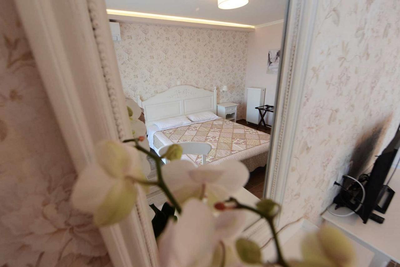 Villa Artemis Barbati Bagian luar foto